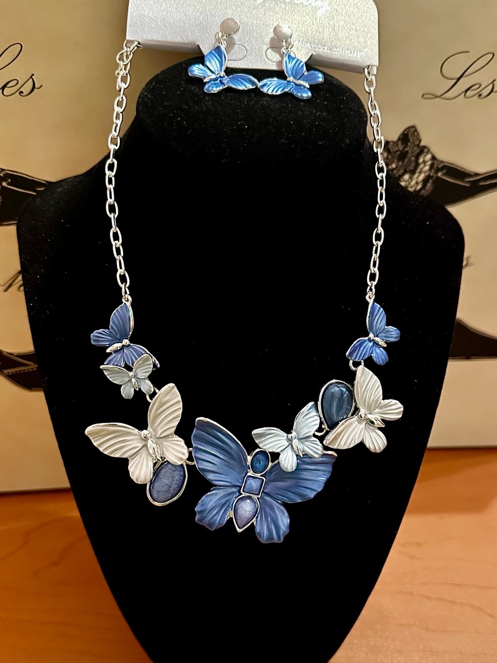 Fashion Jewelry Blue and Silver Butterfly Necklace with Matching Earrings